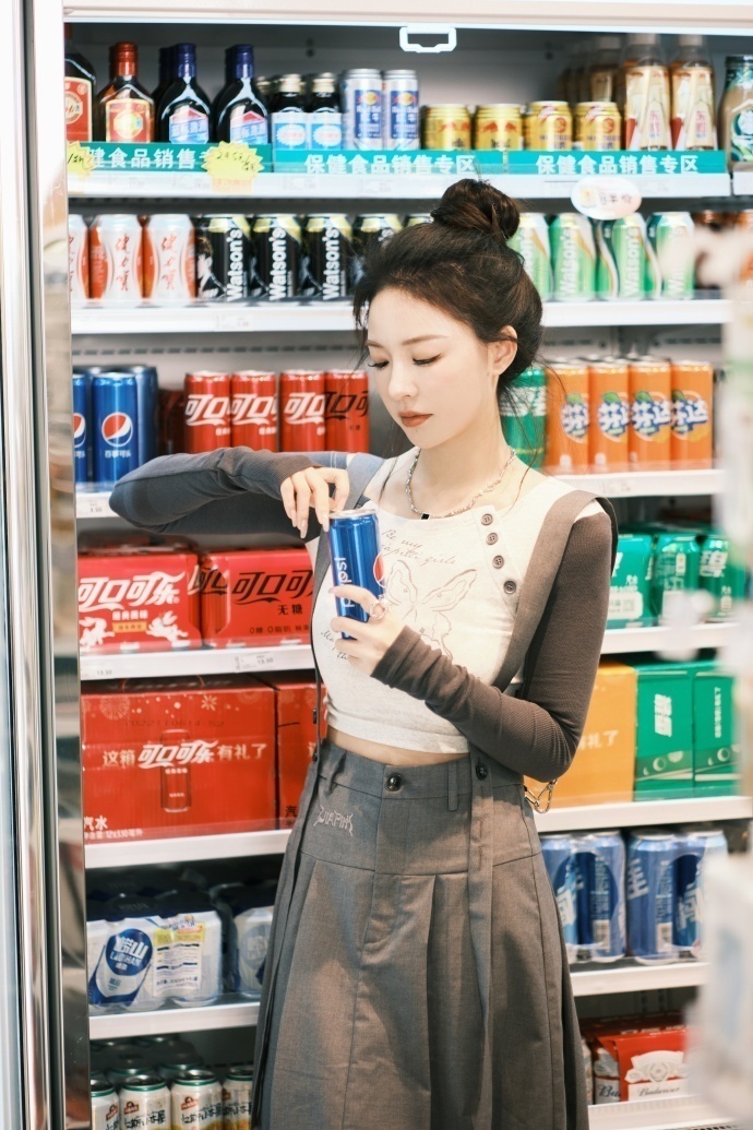 海报感 · 流畅经典